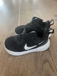 Buty dla dziecka Nike rozm 22 (12 cm)