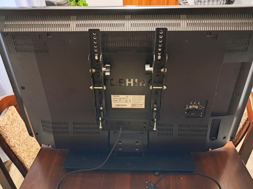 Sprzedam telewizor toshiba