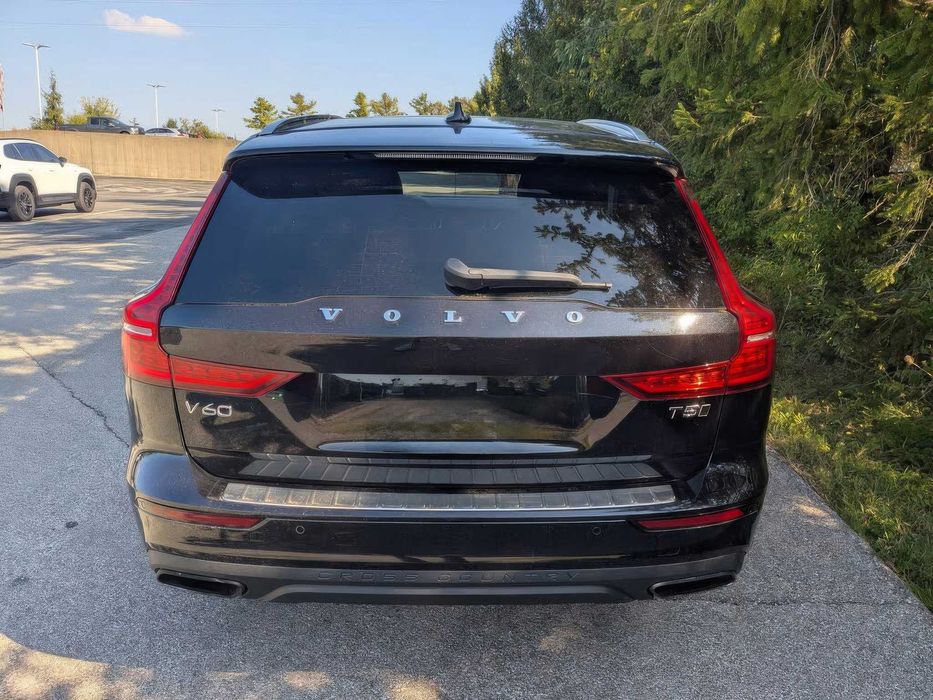 Volvo V60 Cross Country T5      2020