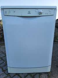 Máquina de lavar loiça Indesit Classe AAA com entrega e garantia