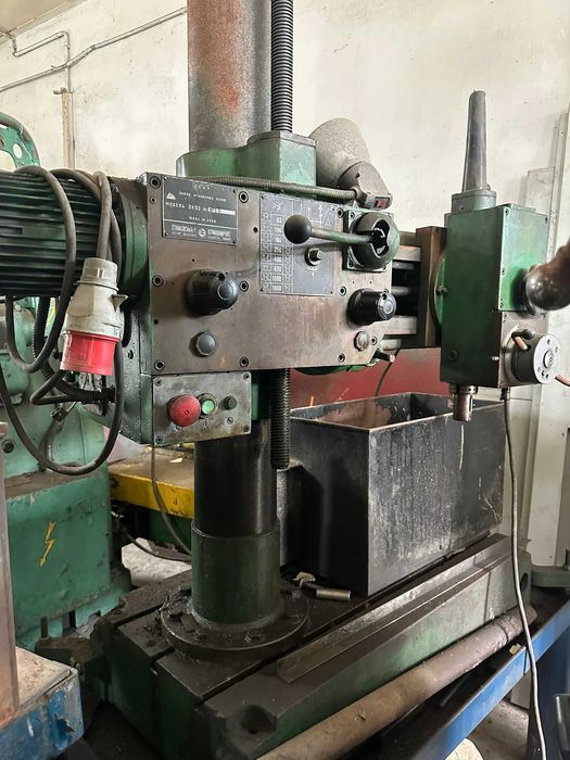 Wiertarka słupowa, Wiertarka kolumnowa