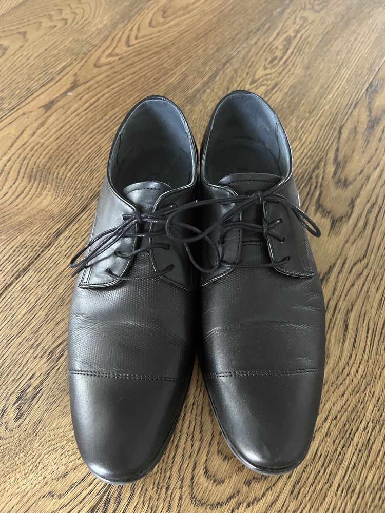 Eleganckie skórzane buty chłopięce r.35 - do Komunii