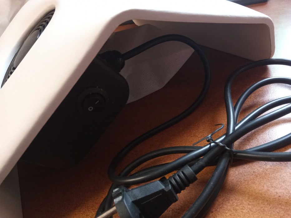 Лікування та догляд за нігтями Le Vole