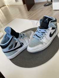 Air jordan 1 mid se ice blue