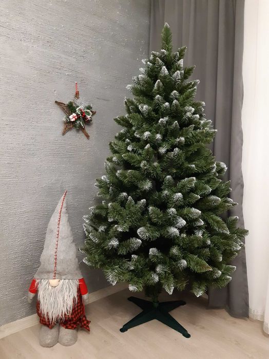 Choinka sztuczna z białymi końcami GĘSTA Puszysta 220 cm wysoka