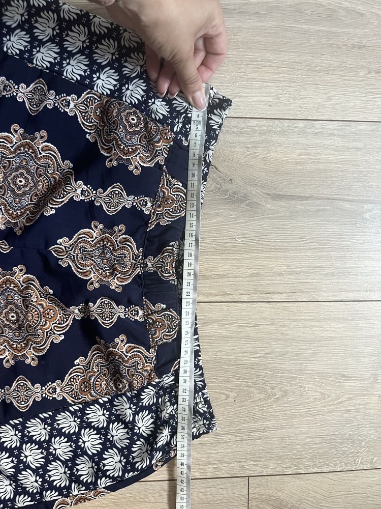 H&M wzorzyste szorty r 36