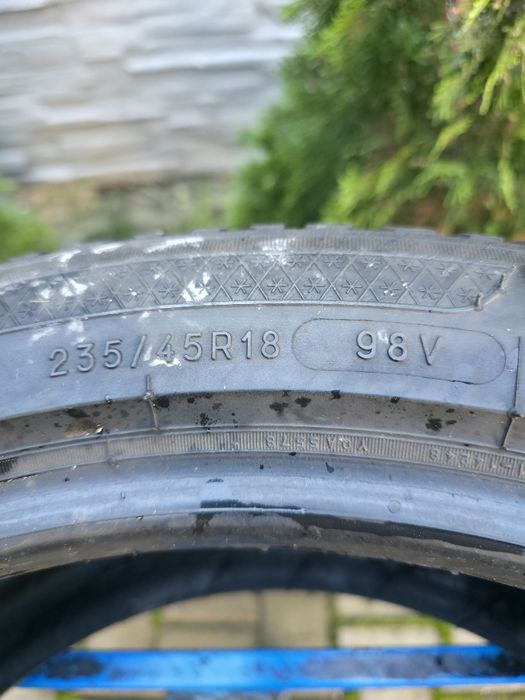 2szt zima 235/45-18 98V Kleber Krisalp HP3 7.5mm