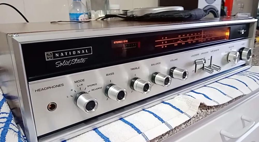 Receiver, Amplificador Sintonizador National SA-53 a funcionar