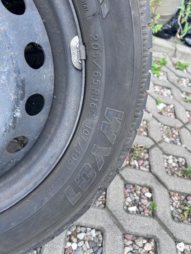 Koła z oponami Yokohama 205/65/16 Rozstaw śrub 118x5