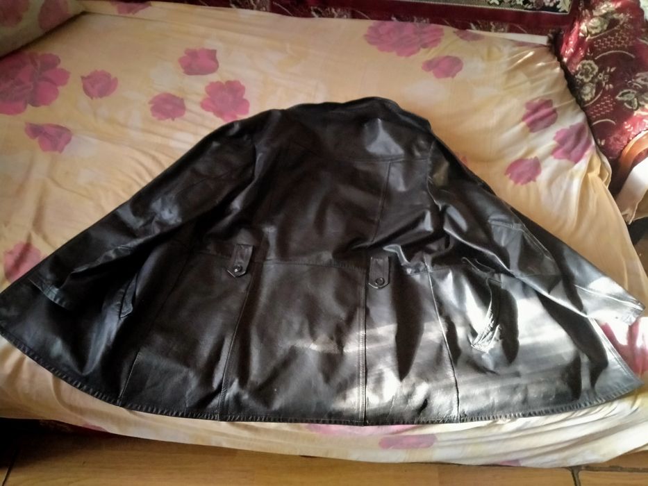 Мужской кожаный удлиненный пиджак на 50-52 размер.