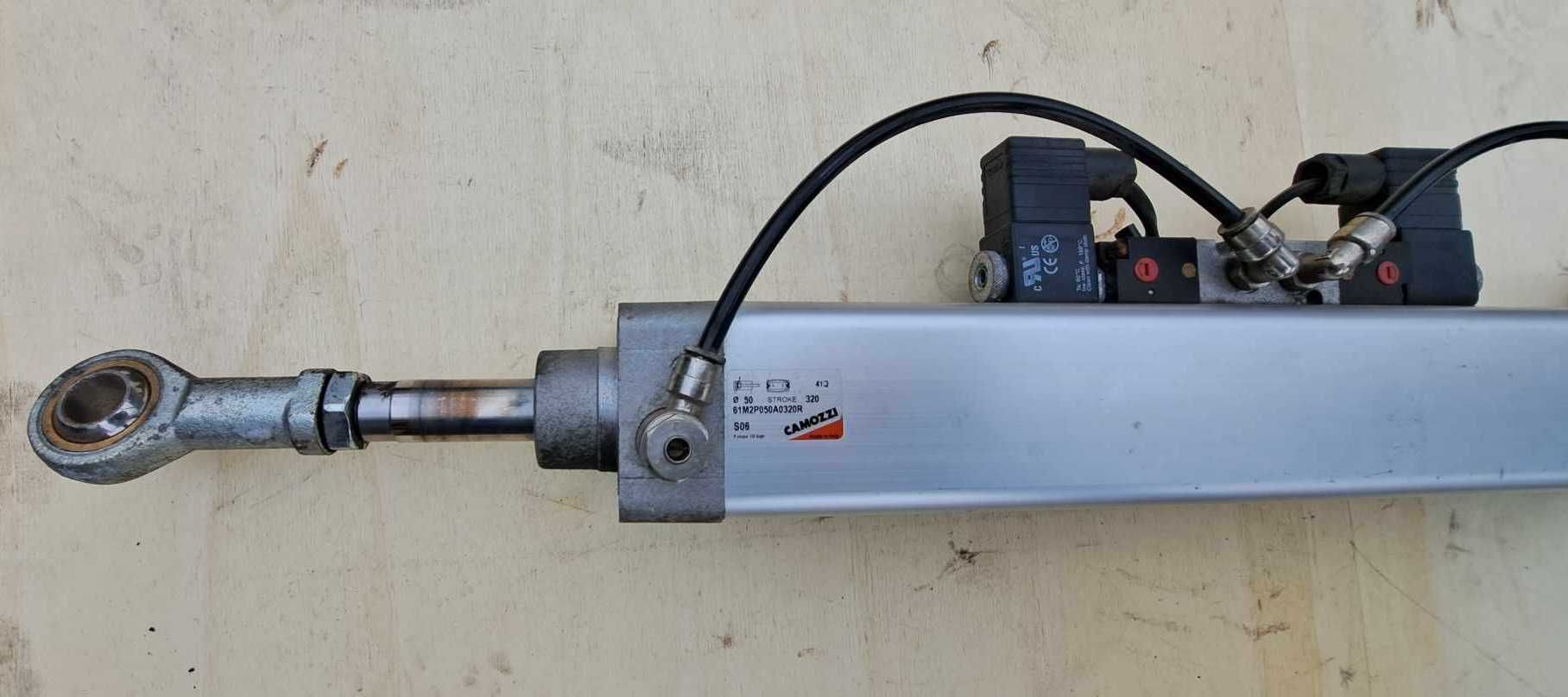 siłownik pneumatyczny Camozzi 61M2P050A0320R