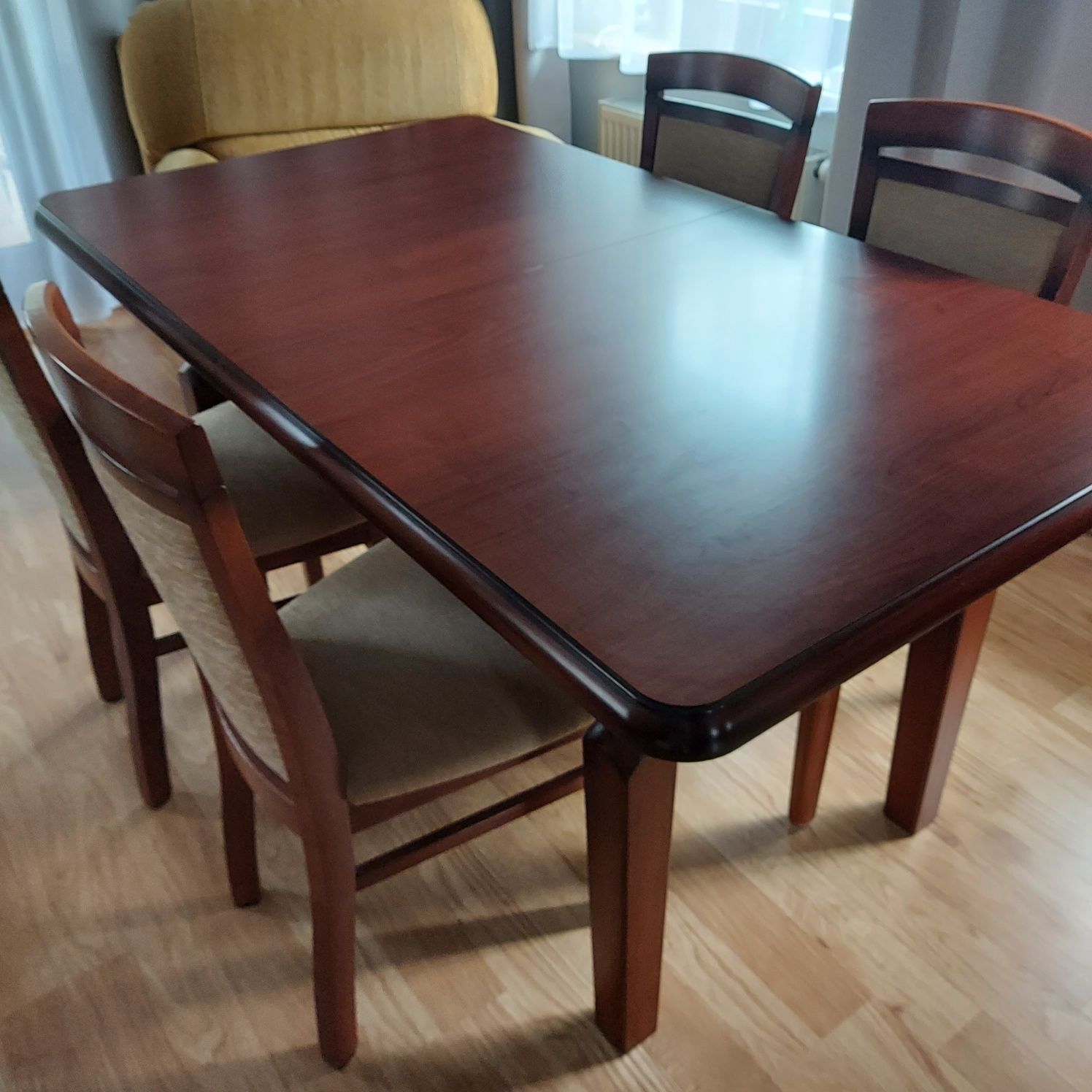 Stół BRW  plus 4 krzesła