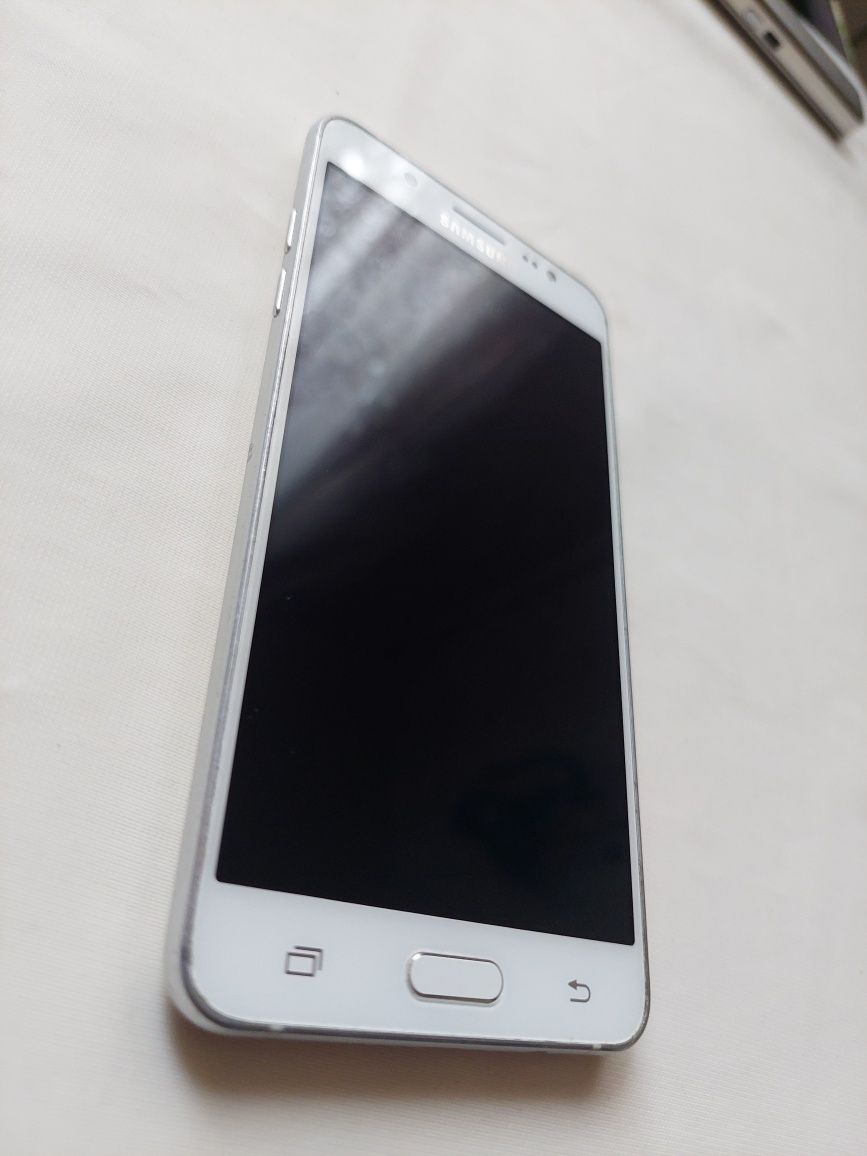 Смартфон samsung galaxy j5 2016