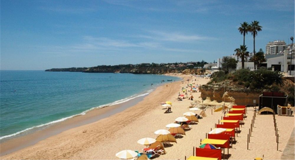 Apartamento T2 para ferias condominio fechado com garagem