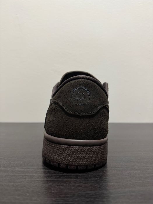 Air Jordan 1 Retro Low OG SP
× Travis Scott Velvet Brown