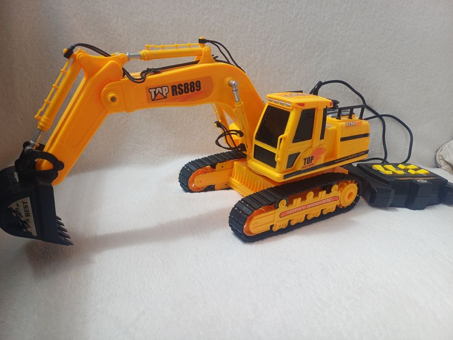 Продам екскаватор дитячий на радіокеруванні б/в