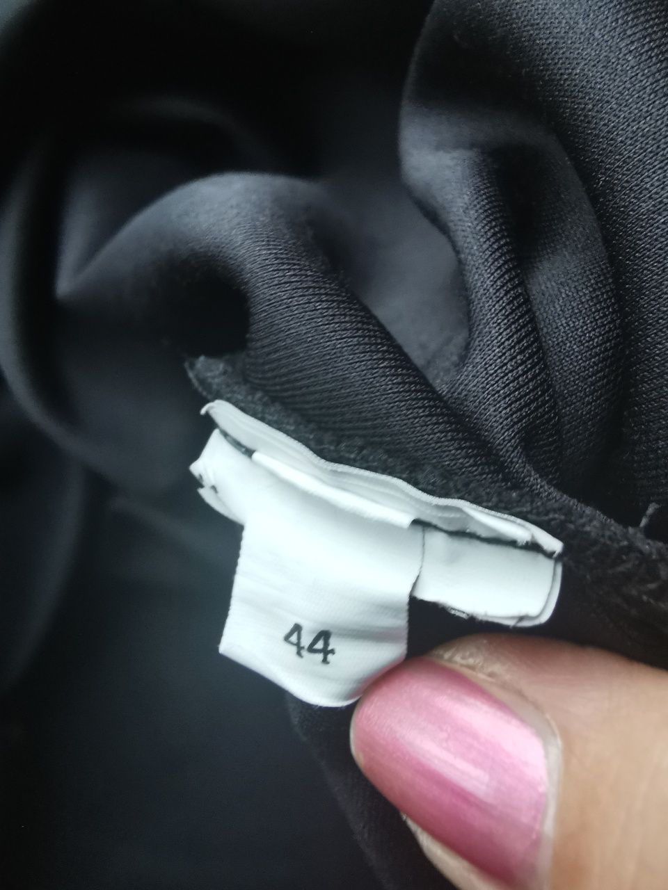 Czarna spódnica rozkloszowana na gumce, rozmiar 44