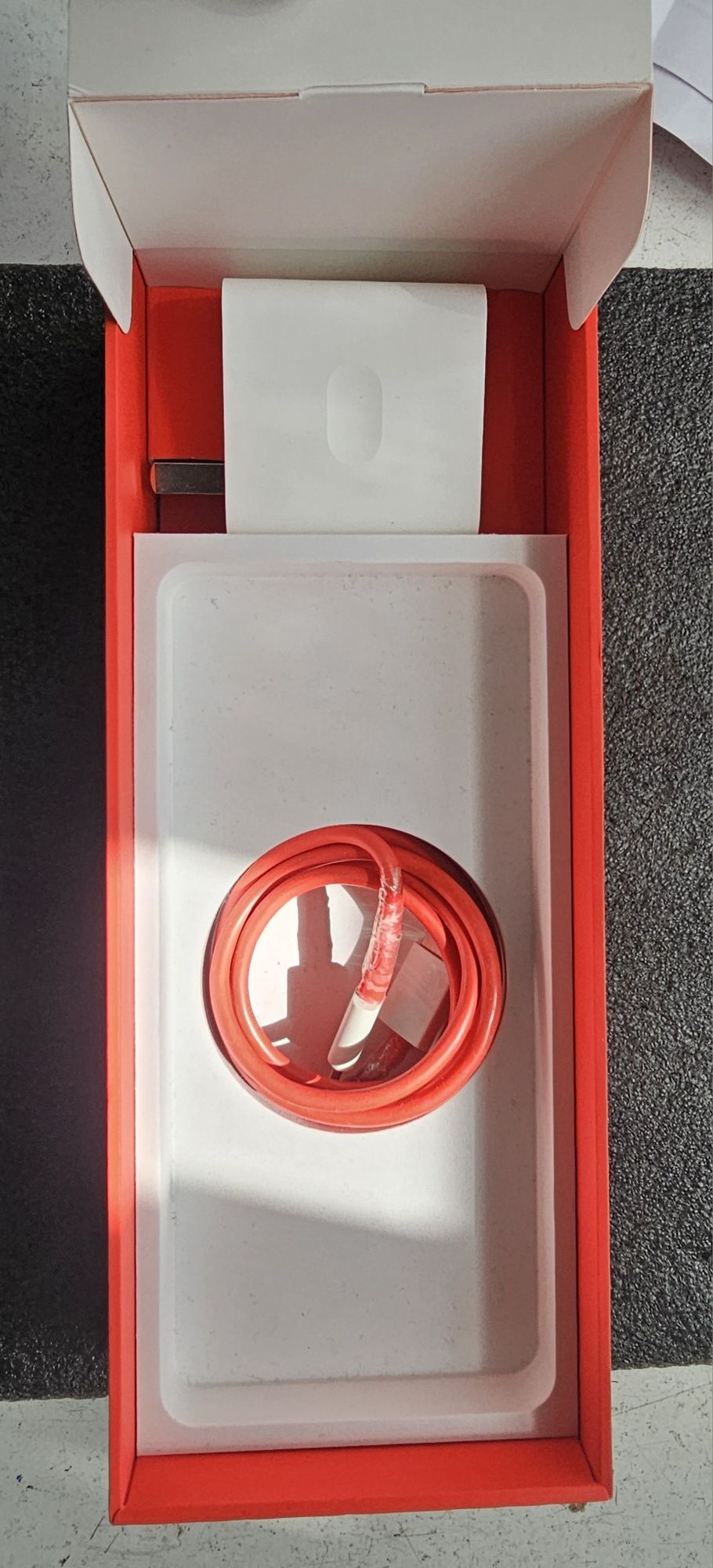 Продам смартфон  OnePlus 8 pro 8/128 Gb
