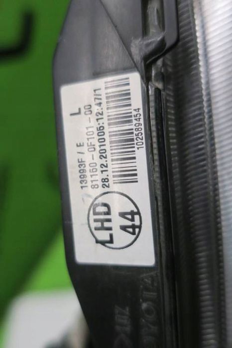 Toyota verso 2009 przód strona lewa lampa przednia
