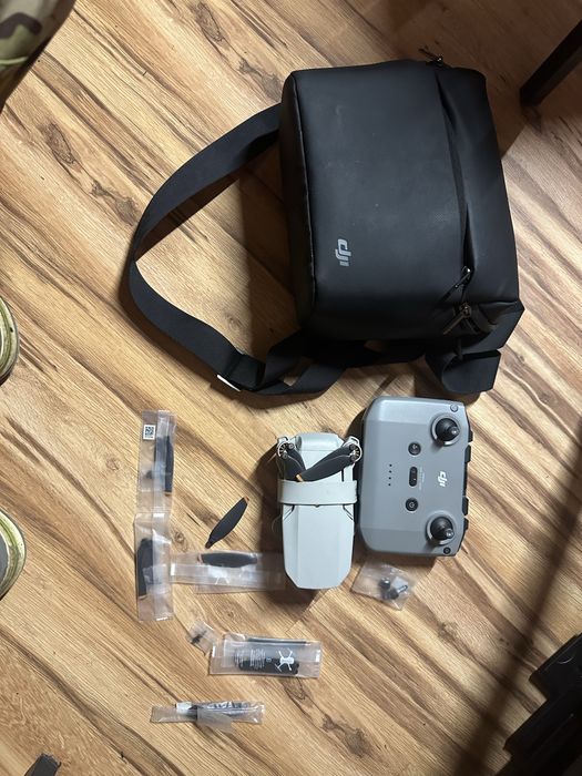 Продам дрон gji mini 2