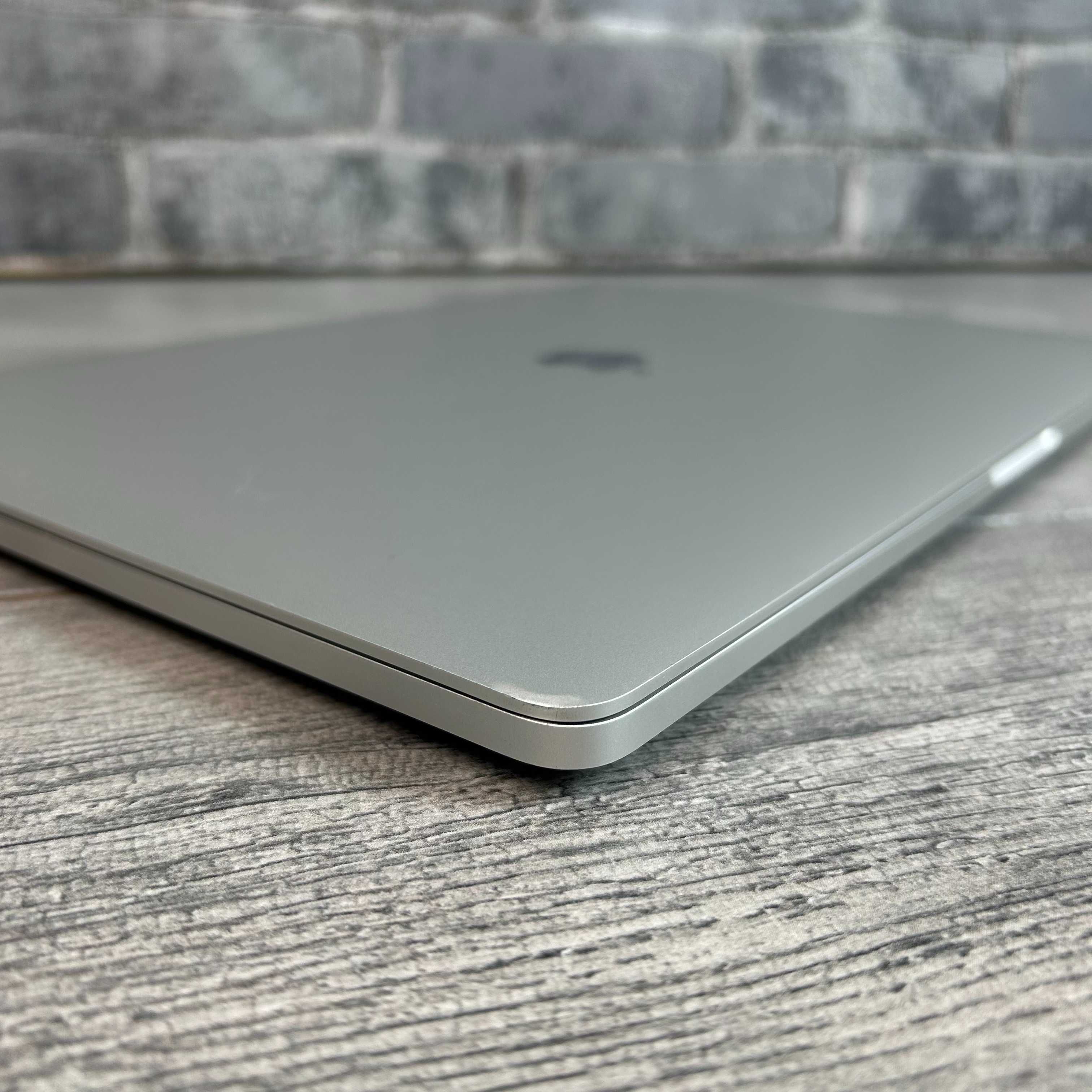 Ноубук Apple MacBook Pro 16 2019 i7/16Gb/512Gb/PRO 5300M 4Gb
