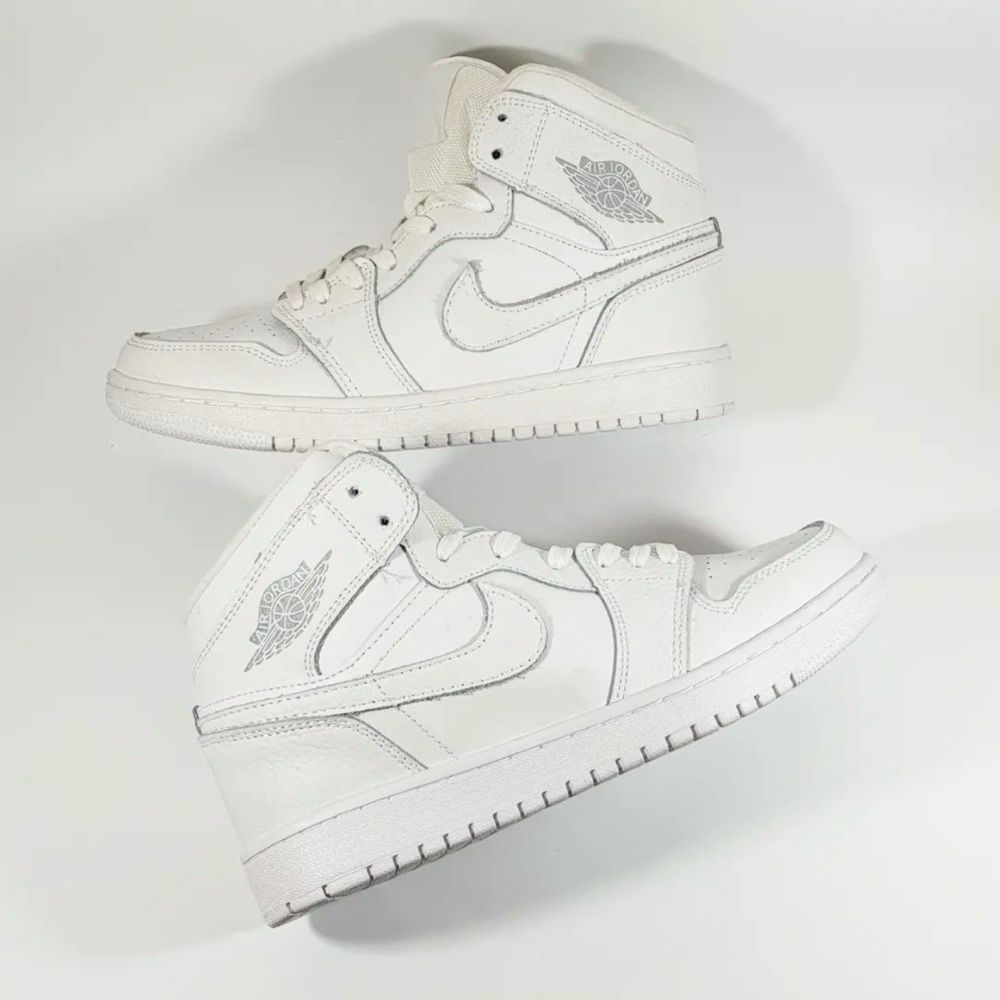 NIKE air jordan.