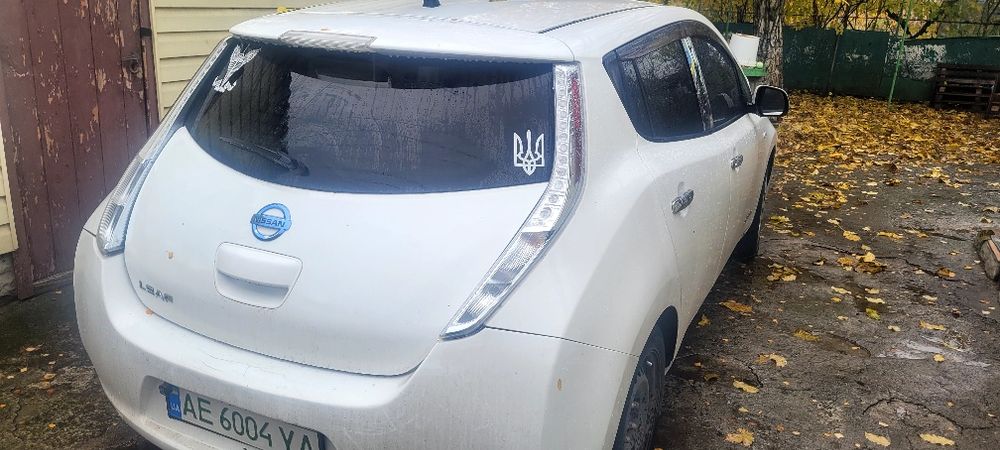 Продам Nissan leaf