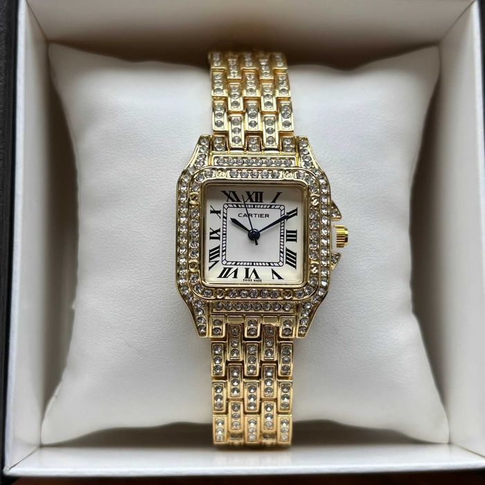 Хіт! Жіночий годинник на браслеті Cartier золотого кольору з камінцями