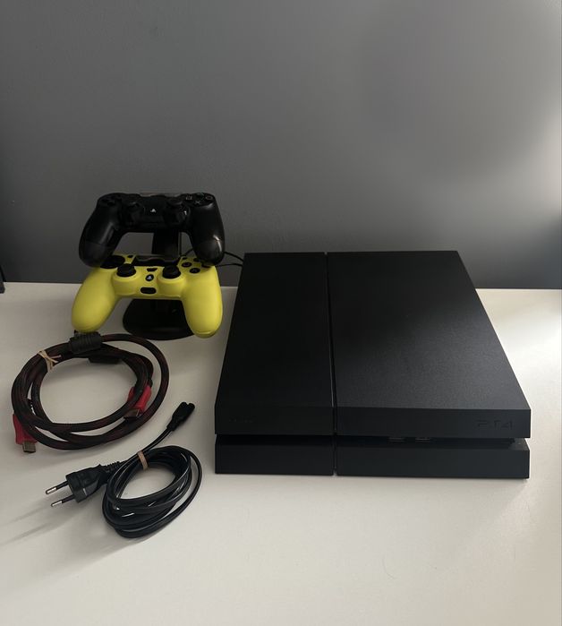 Playstation 4/ PS4 fat 1 Tb идеальное состояние