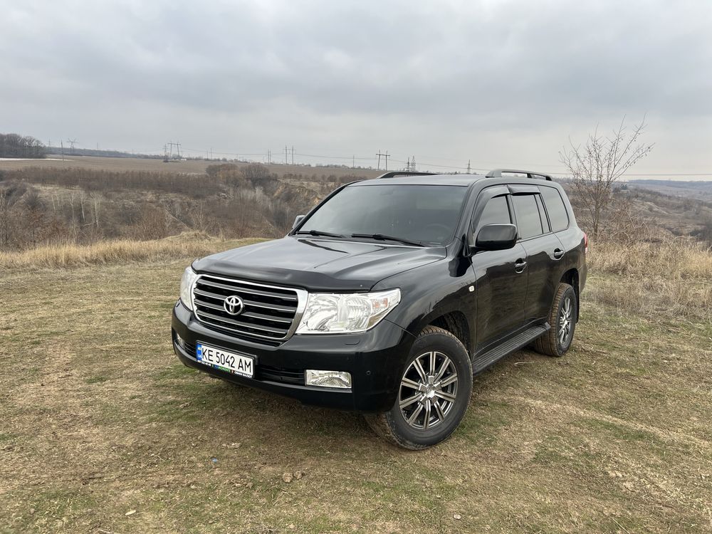 Toyota Land Cruiser 200