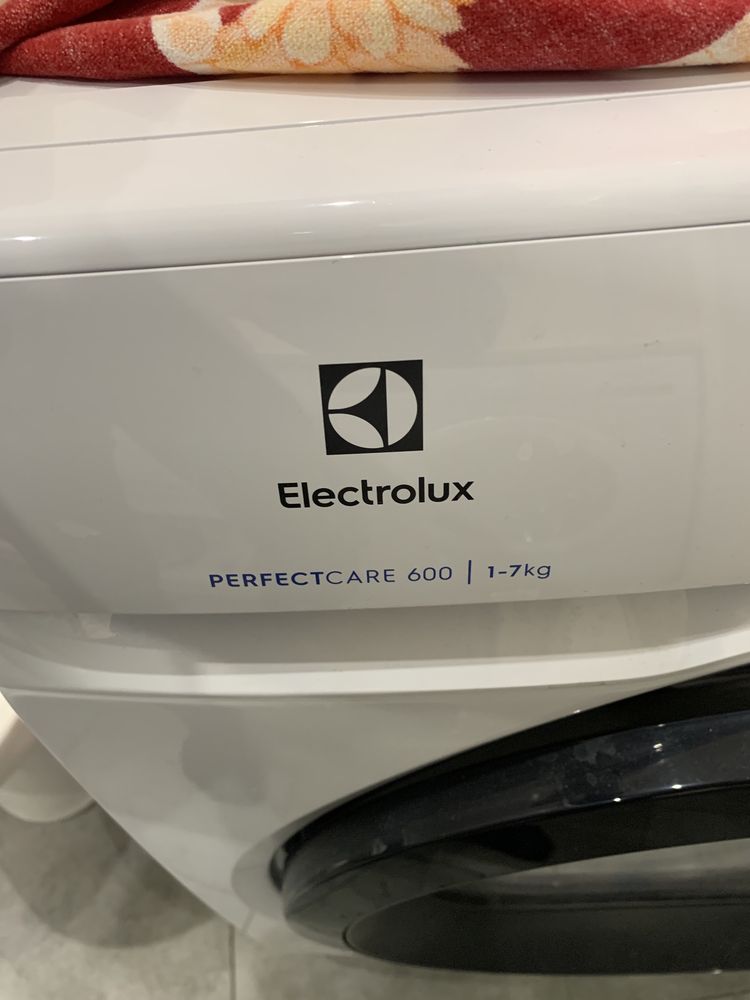 Сушильна машина Electrolux perfectcare 600