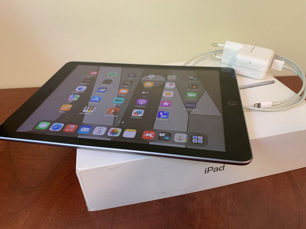 Ipad 6 cellular, dodatkowo etui
