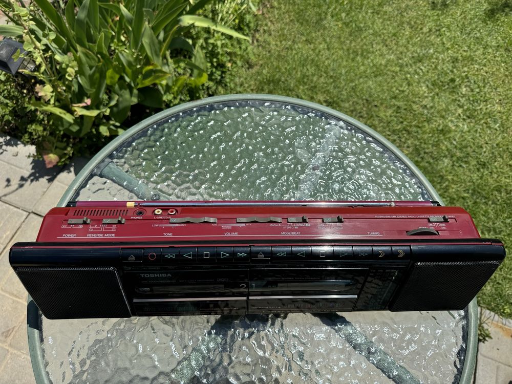 Продам магнитолу TOSHIBA RT-WF67