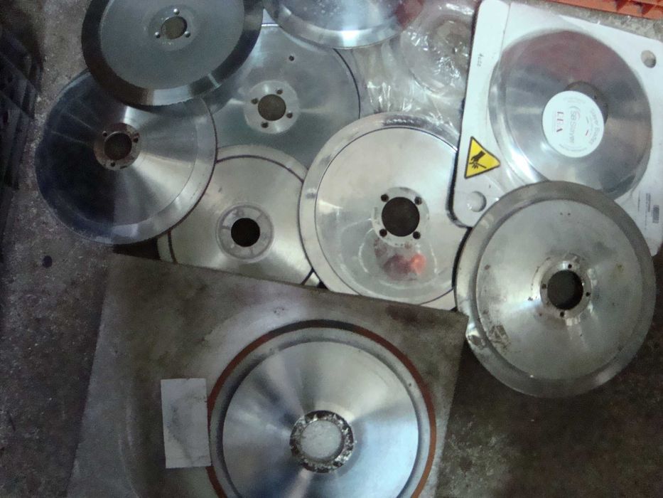 Lâminas   e  correias  para  fiambreiras