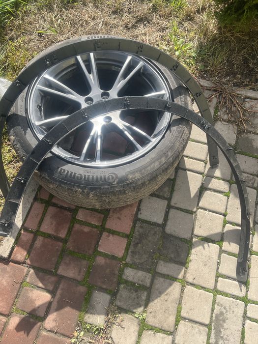 Арка крила Тесла Y