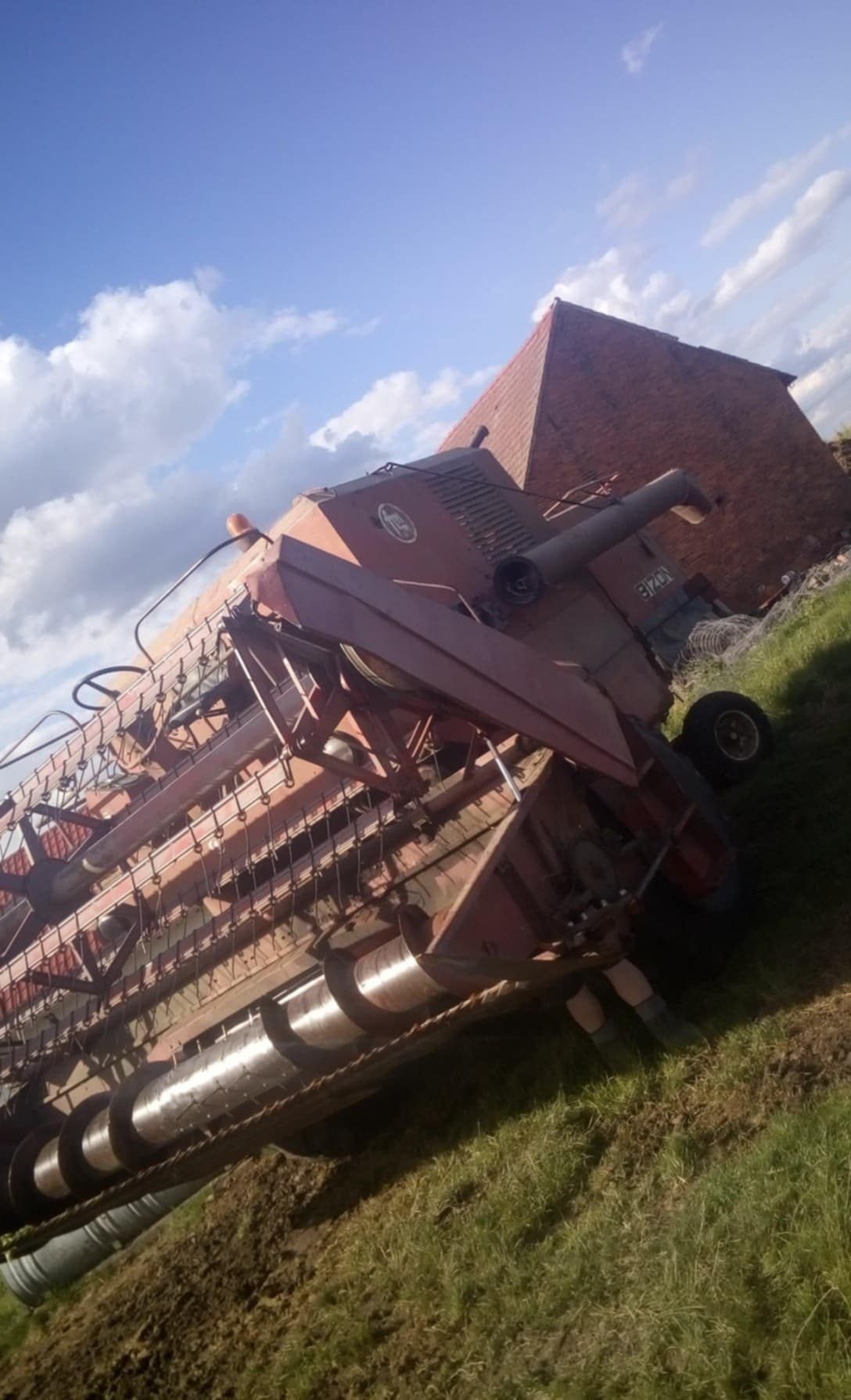 Kombajn do zboża Bizon Z056