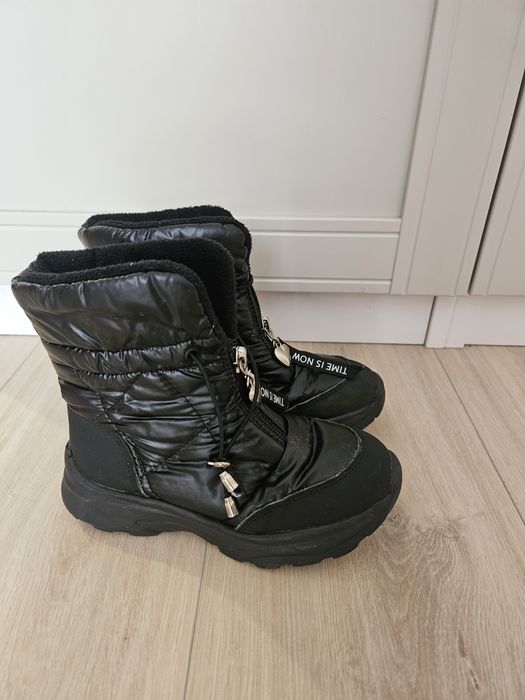 Сапожки для девочки Reserved