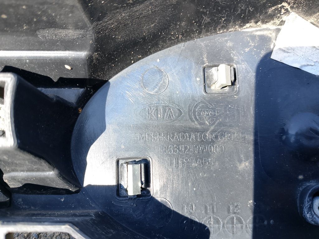 Kia Sportage 3,grill ,emblemat