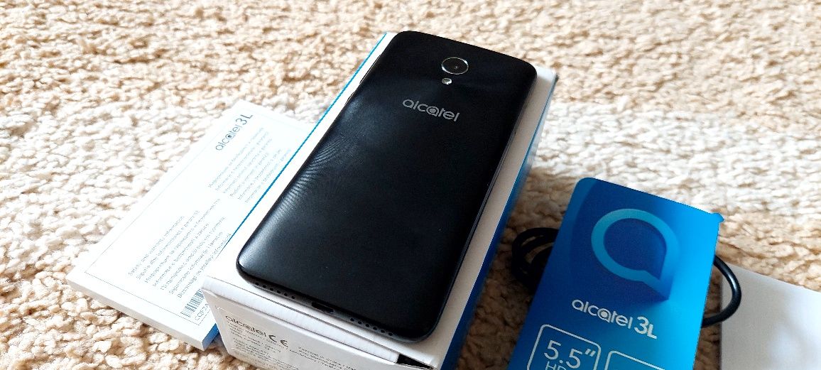 Telefon Alcatel 3L, stan wizualny super! Czasem nie wykrywa karty SIM