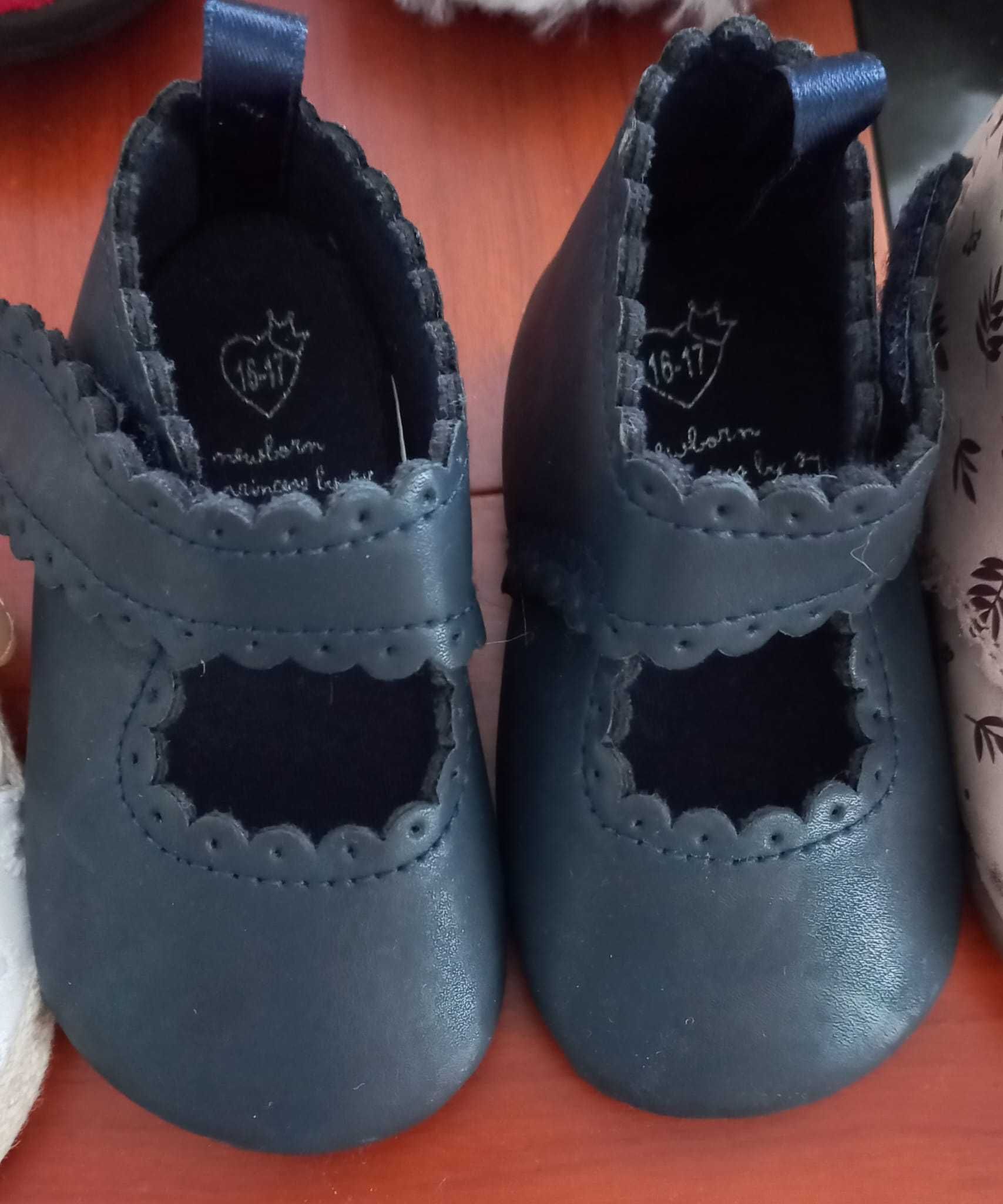 Sapatos para bebé menina: sabrinas e sandálias sem sola e com sola