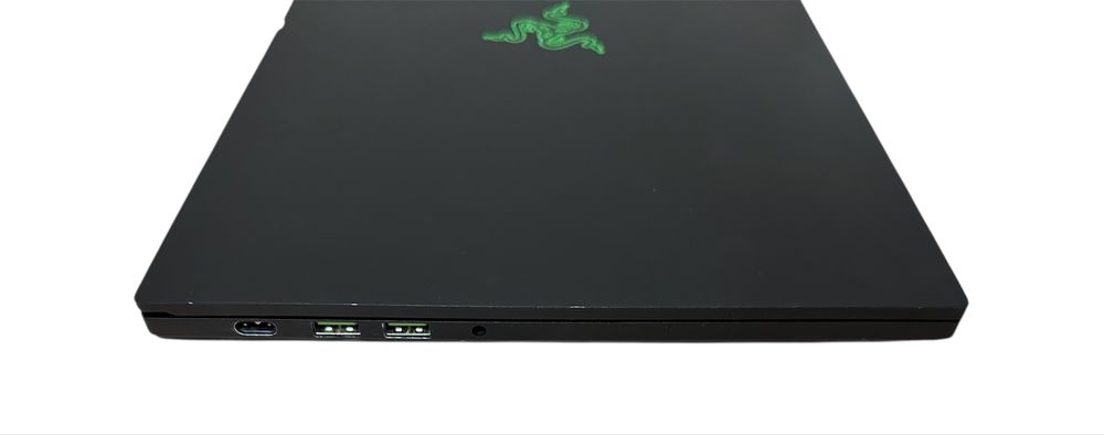 Razer Blade i7-9750H/RTX 2080 8gb/32gb ddr4/1TB ssd/Full HD 240Hz