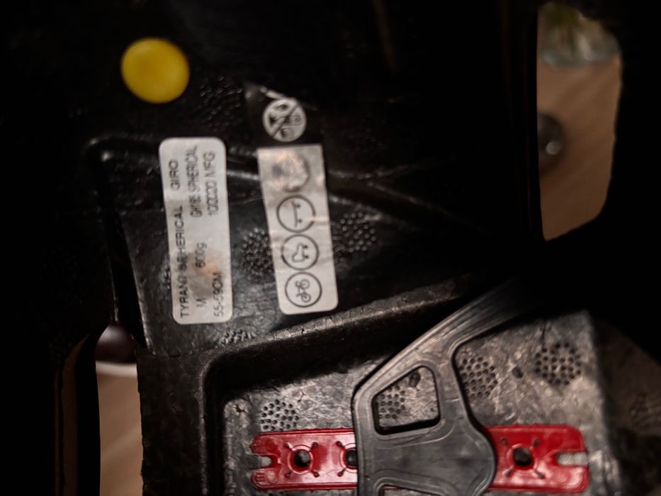 Kask kolarski Giro Tyrant Spherical