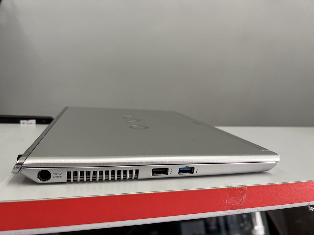 Ноутбук Sony Vaio SVT121A11M