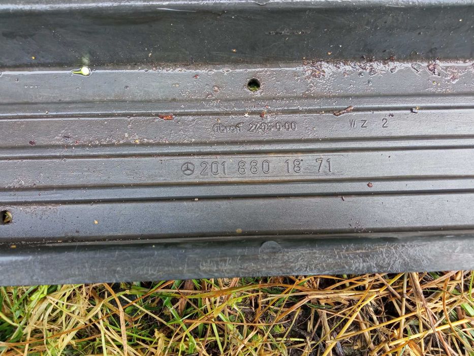 Підсилювач заднього бампера Mercedes W190 W201 Мерседес 2018801871