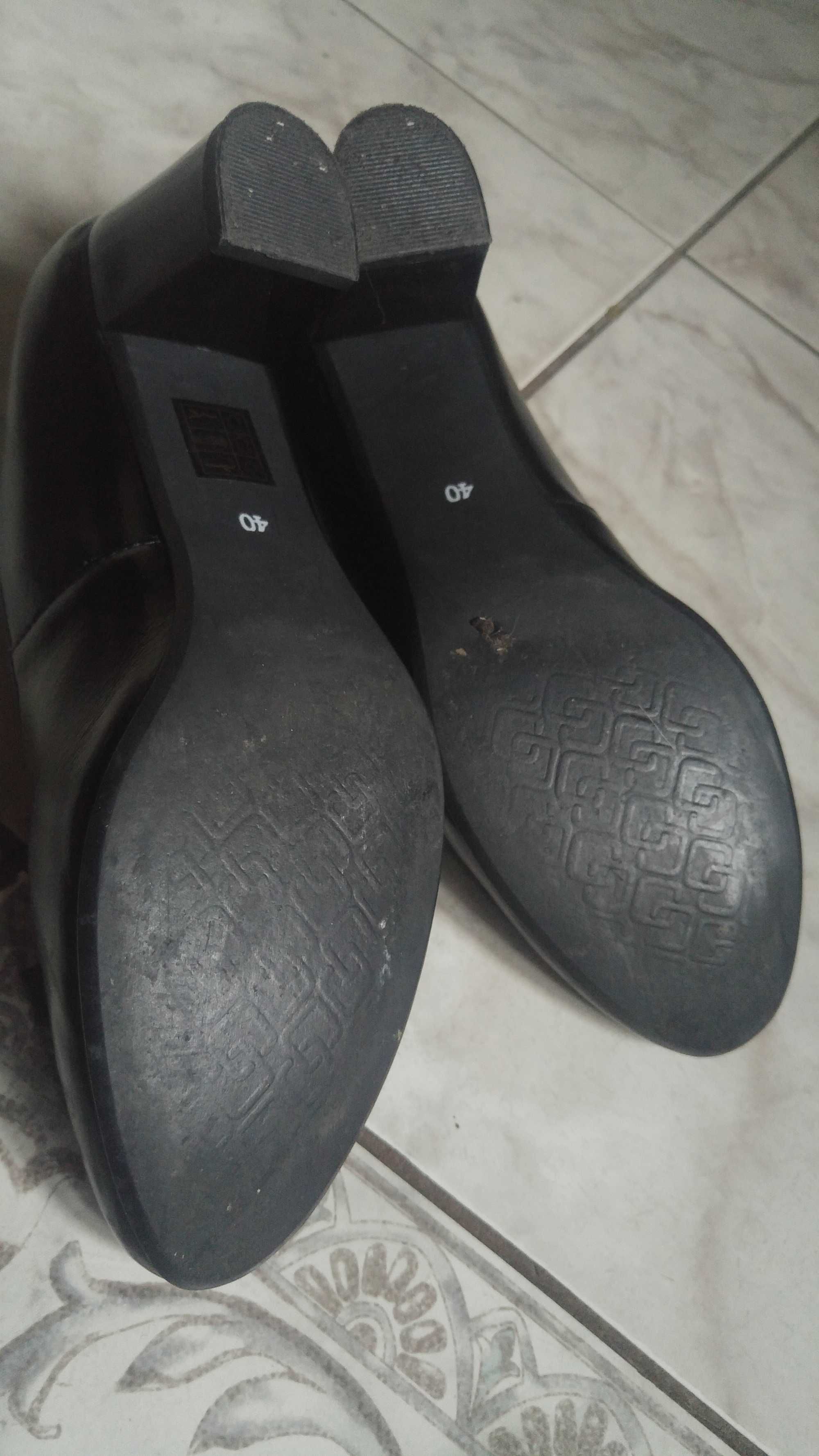 Buty anis czarne roz 40