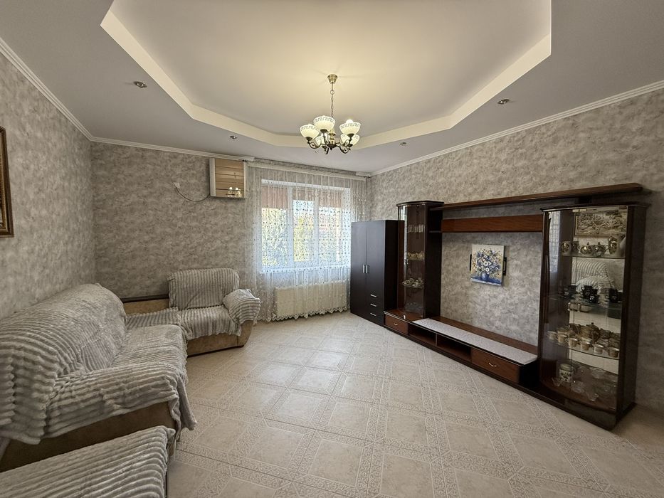 Сдам дом Архитекторская  с ремонтом 4 к 150 м ,место для авто! Киевски