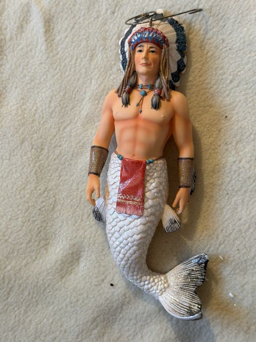 Enfeite sereio merman em porcelana com glitter – vários