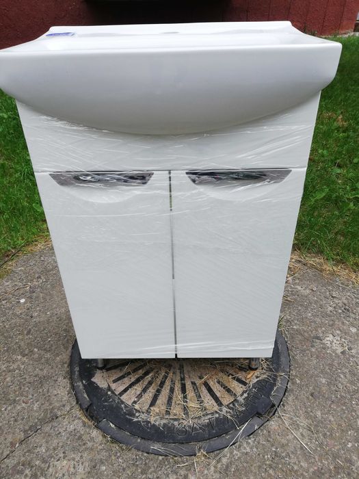 Тумба МДФ плюс умывальник в ванную комнату.