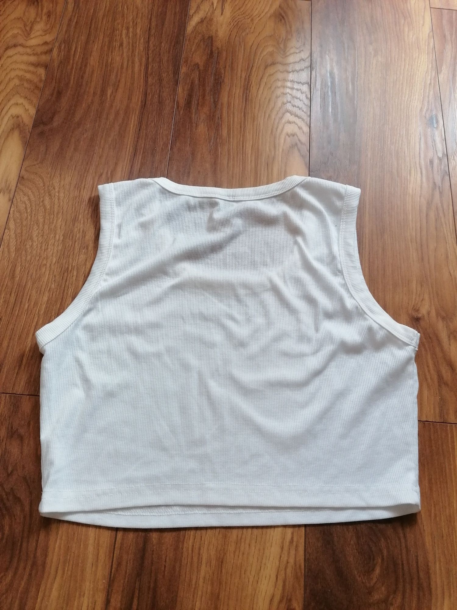 Biały crop top na grubych szerokich ramiączkach Basic XL Shein