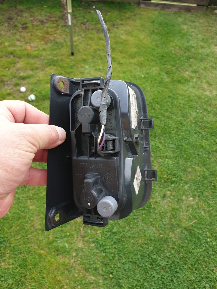 lampa tylna prawa Reanult Rrafic II 2001- 11